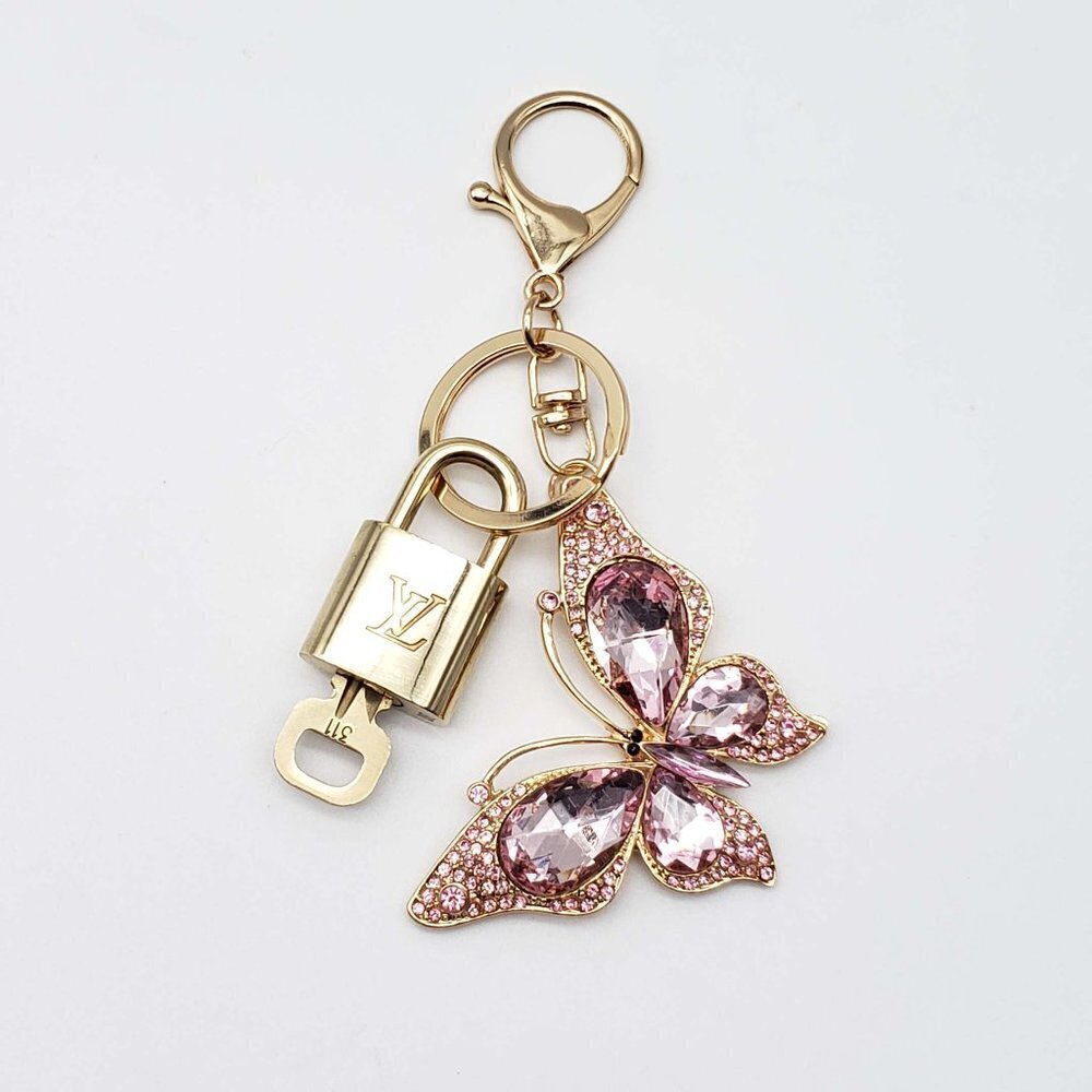 LV Authentic Gold Padlock 🔒 Key Set w/ Unbranded Butterfly Keychain Charm - Picture 2 of 10